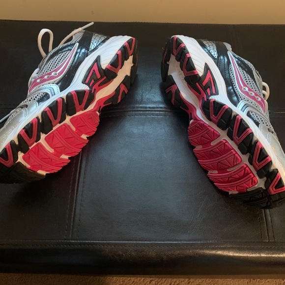 Saucony - Picture 3 of 3